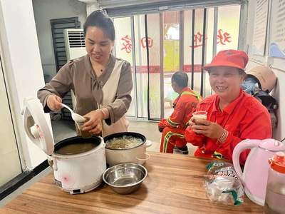 炙烤”模式开启，快进站清凉“驿”下